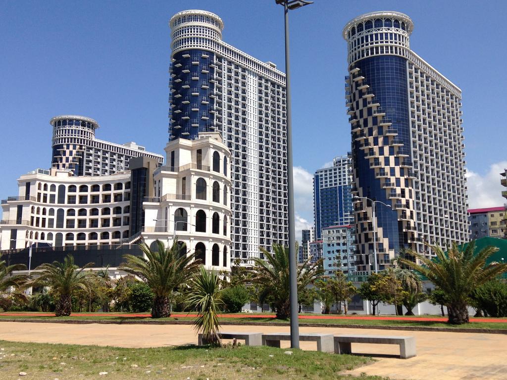 Apartments In Batumi With Sea View Esterno foto